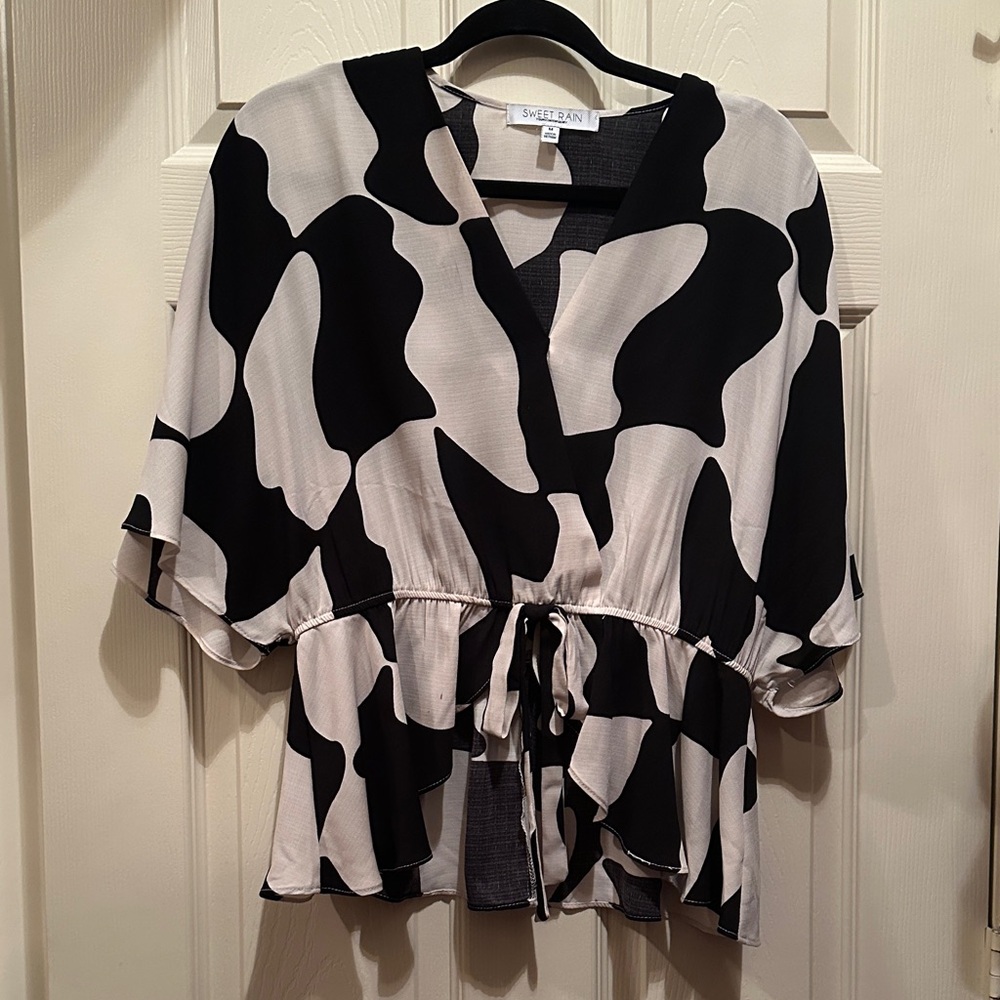 Sweet Rain Black and Cream Abstract Blouse